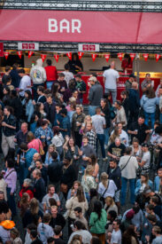 Barwerking tijdens het Bollekesfeest 2026 met groot aantal bezoekers