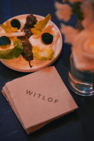 Fijn gepresenteerd gerecht met Witloof-servet tijdens het Grundfos-jubileumdiner.